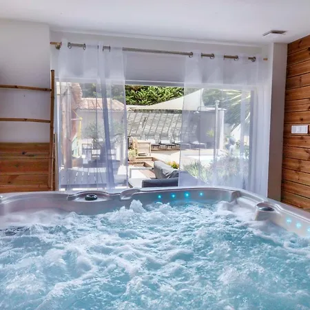 Escapade Ensoleillee Avec Piscine Et Jacuzzi - Mathis Cote D'azur Villa *